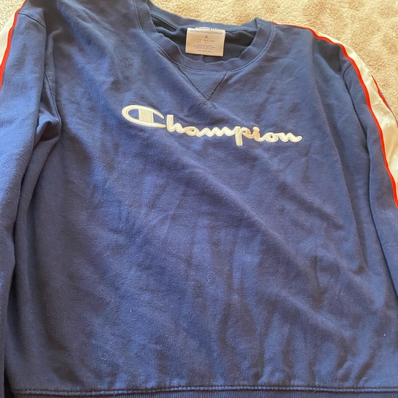 Champion Crewneck - Picture 2 of 4